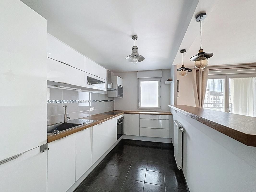 MORANGIS Un 3 pièces d'exception : confort, lumière et prestations soignées 3