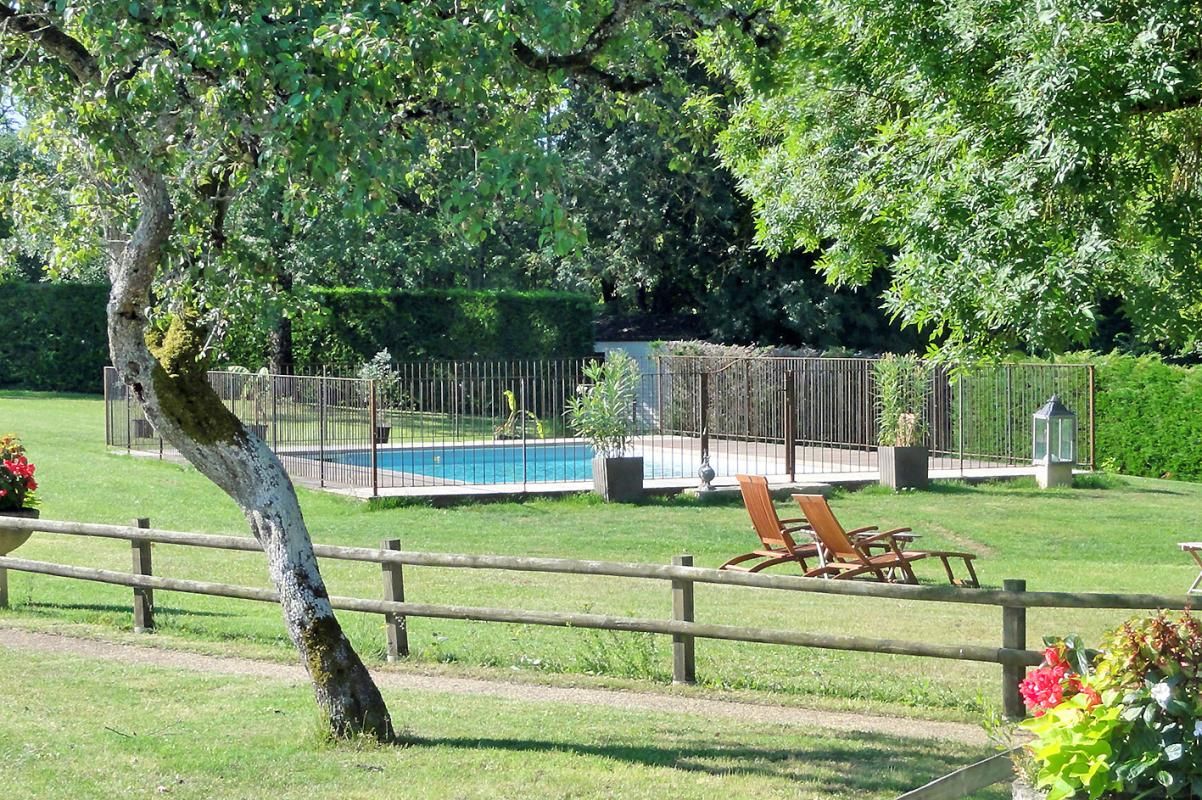 LES EYZIES-DE-TAYAC-SIREUIL Propriété les Eyzies De Tayac Sireuil 297 m2 3