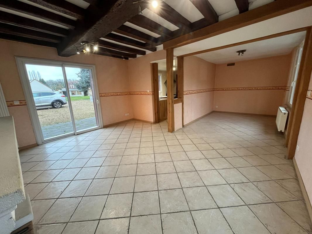 SERIFONTAINE DANS VILLAGE AVEC COMMERCES LONGERE 6 CHAMBRES 4