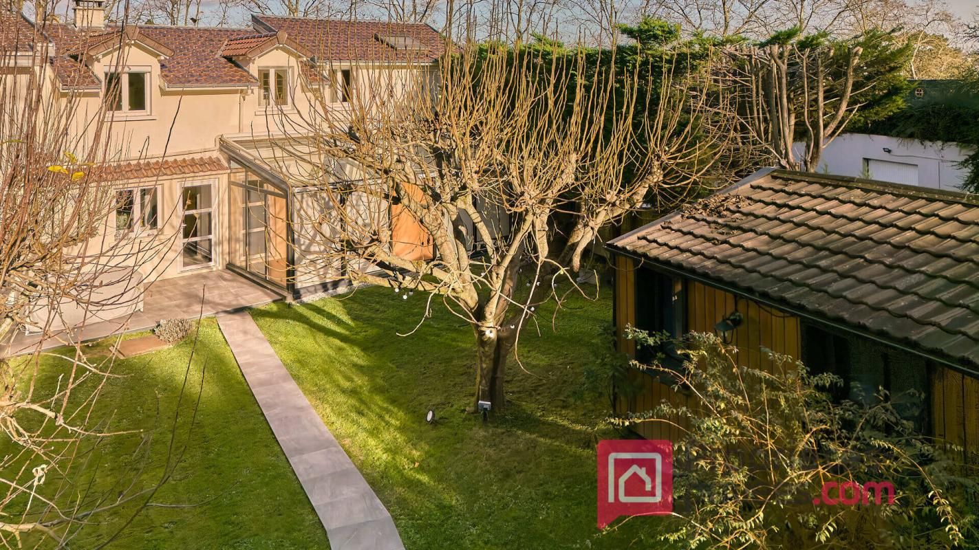 VAUCRESSON Maison au calme avec jardin et studio indépendant 1