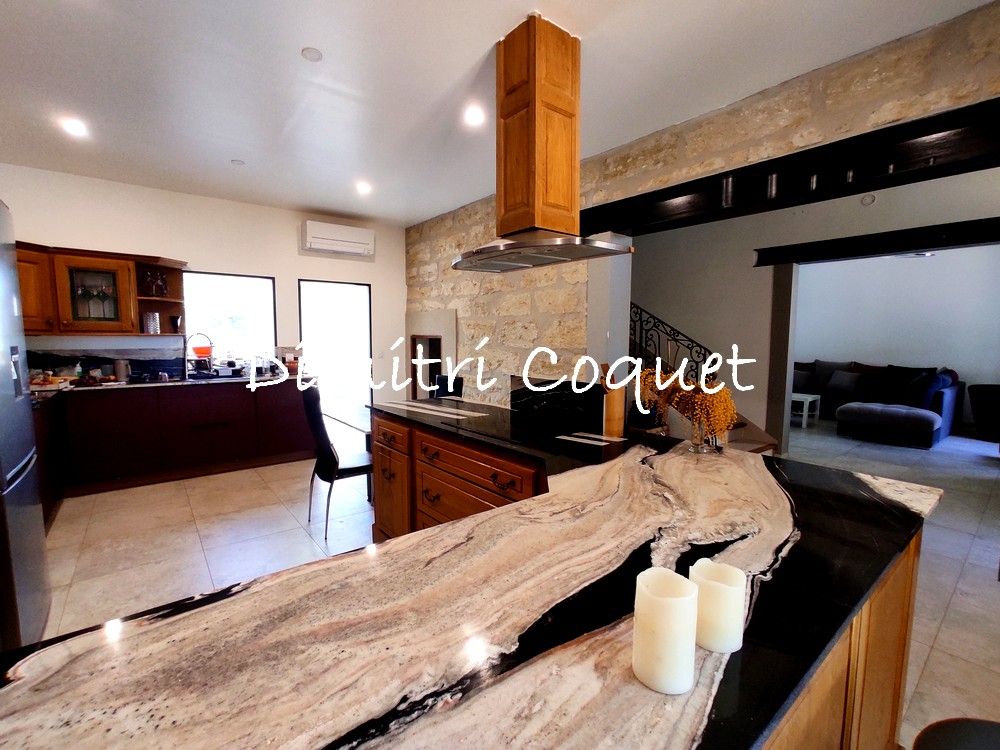 PéZENAS Maison de caractère dans un ancien domaine viticole 4