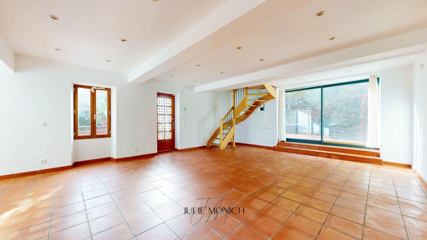 PORT-VENDRES MAISON 3 FACES AVEC TERRASSES ET JARDIN 4