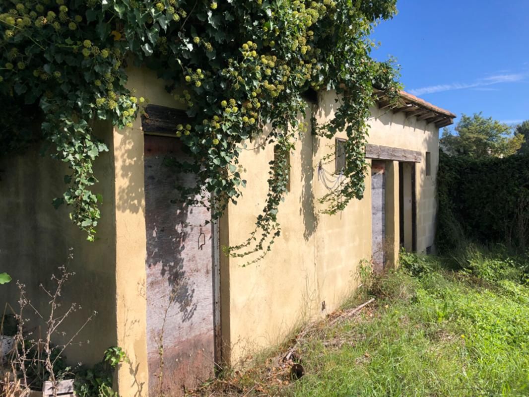 SAUVETERRE Terrain constructible Sauveterre 1000 m2 263000 2