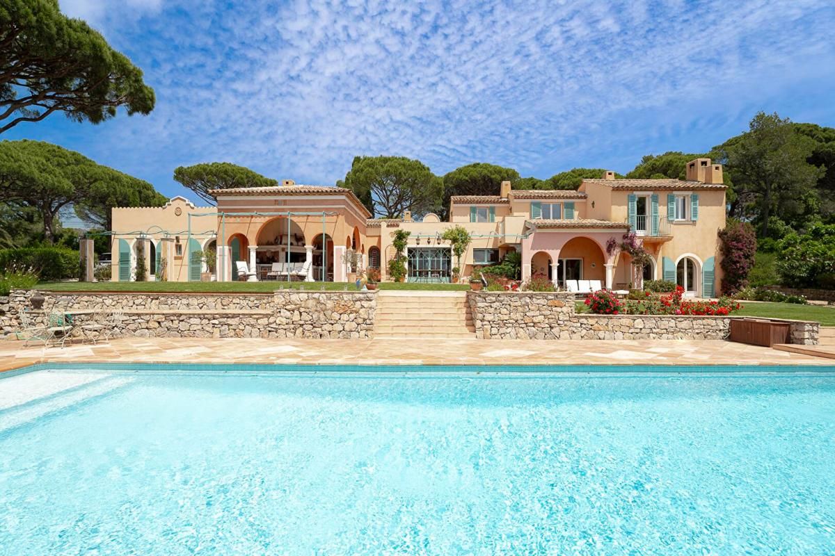 SAINT-TROPEZ SAINT-TROPEZ - VILLA D'EXCEPTION EN NUE-PROPRIÉTÉ - 10 pièces - 603 m2 - terrain de 2 hectares 4