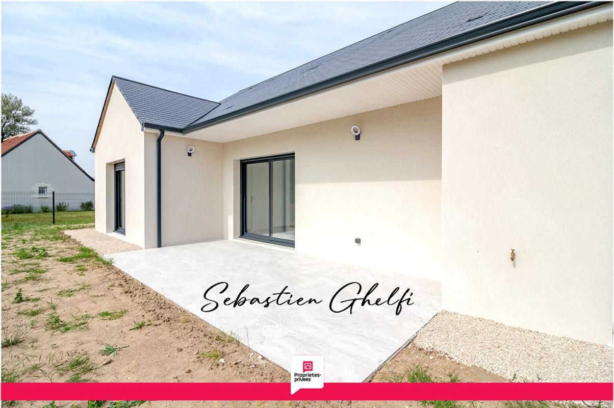 CONTRES maison de plain-pied-grande pièce de vie-3 chambres dont 1 suite-grand garage- 2