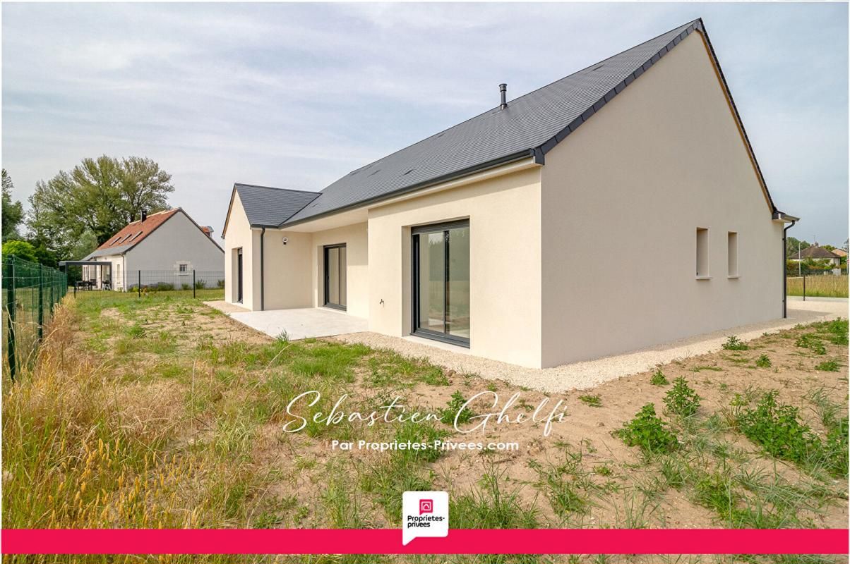 CONTRES maison de plain-pied-grande pièce de vie-3 chambres dont 1 suite-grand garage- 3