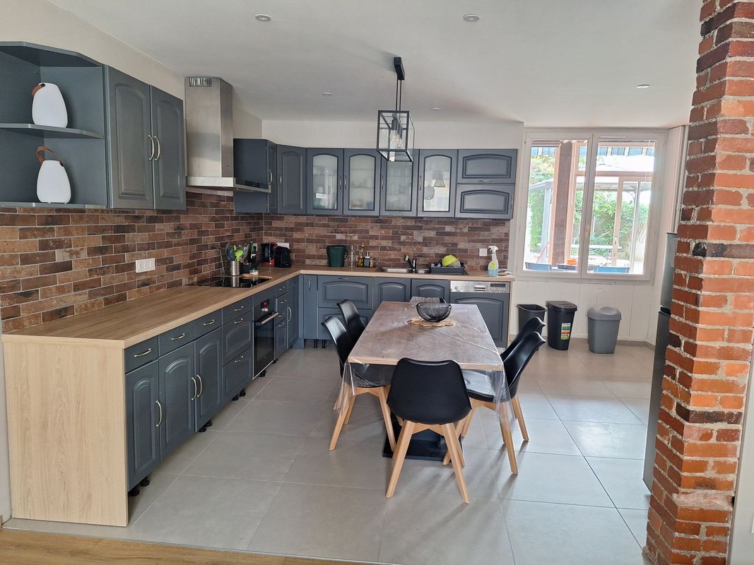 MONTCEAU-LES-MINES Maison Montceau Les Mines 5 pièce(s) 197 m2 4