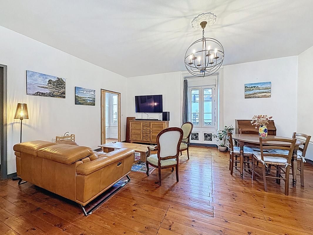 VANNES Superbe appartement 3 pièces de 70 M² avec parking et cave Hyper centre VANNES 2