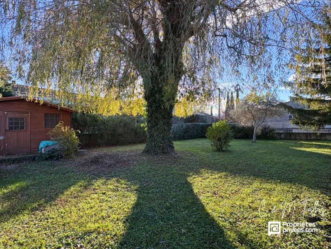 ENTRAIGUES-SUR-LA-SORGUE Terrain constructible - 360 m² de surface utile - Entraigues-sur-la-Sorgue 2