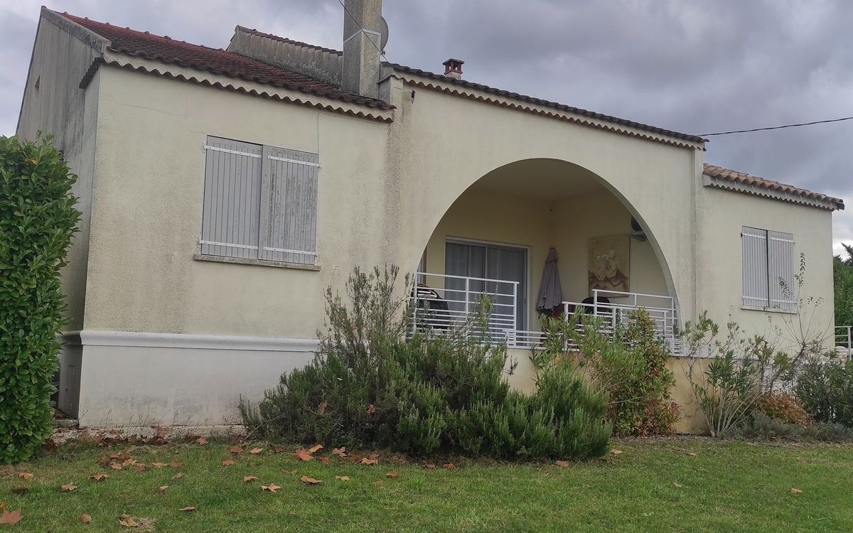 BARJAC Maison 163 m² de plain-pied avec piscine sur 4.106 m² 2