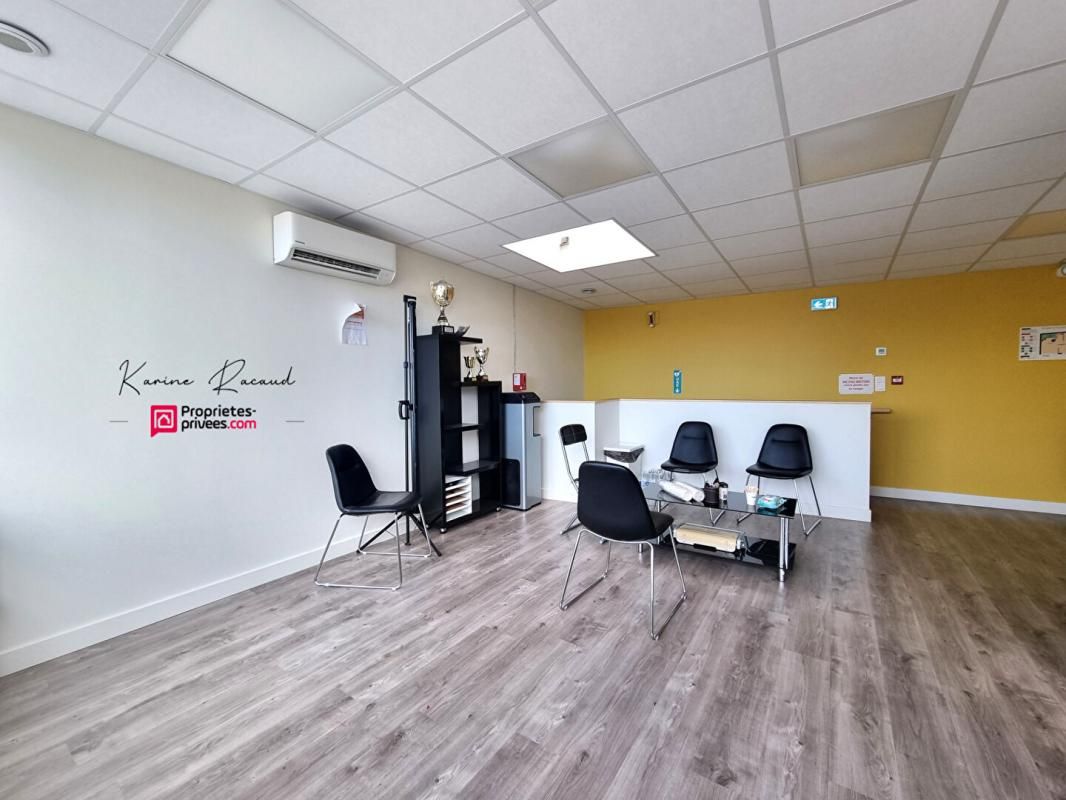 LA ROCHE-SUR-YON LA ROCHE SUR YON - MURS COMMERCIAUX LIBRES, local 160 m² 3