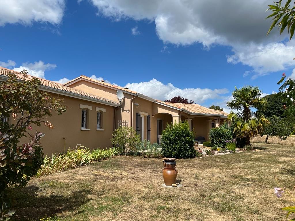 CHATEAU-L'EVEQUE Villa plain-pied Château L'Evêque 141 m2 4