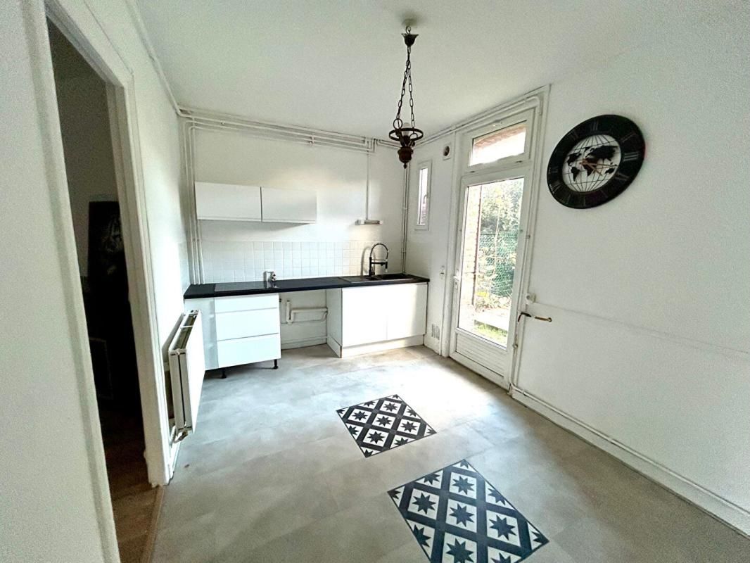 CAUDEBEC-LES-ELBEUF MAISON DE VILLE 90 M2 COEUR CAUDEBEC LES ELBEUF 3