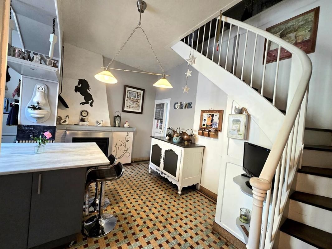 AUVERS-LE-HAMON Maison Auvers Le Hamon 6 pièce(s) 152 m2 2