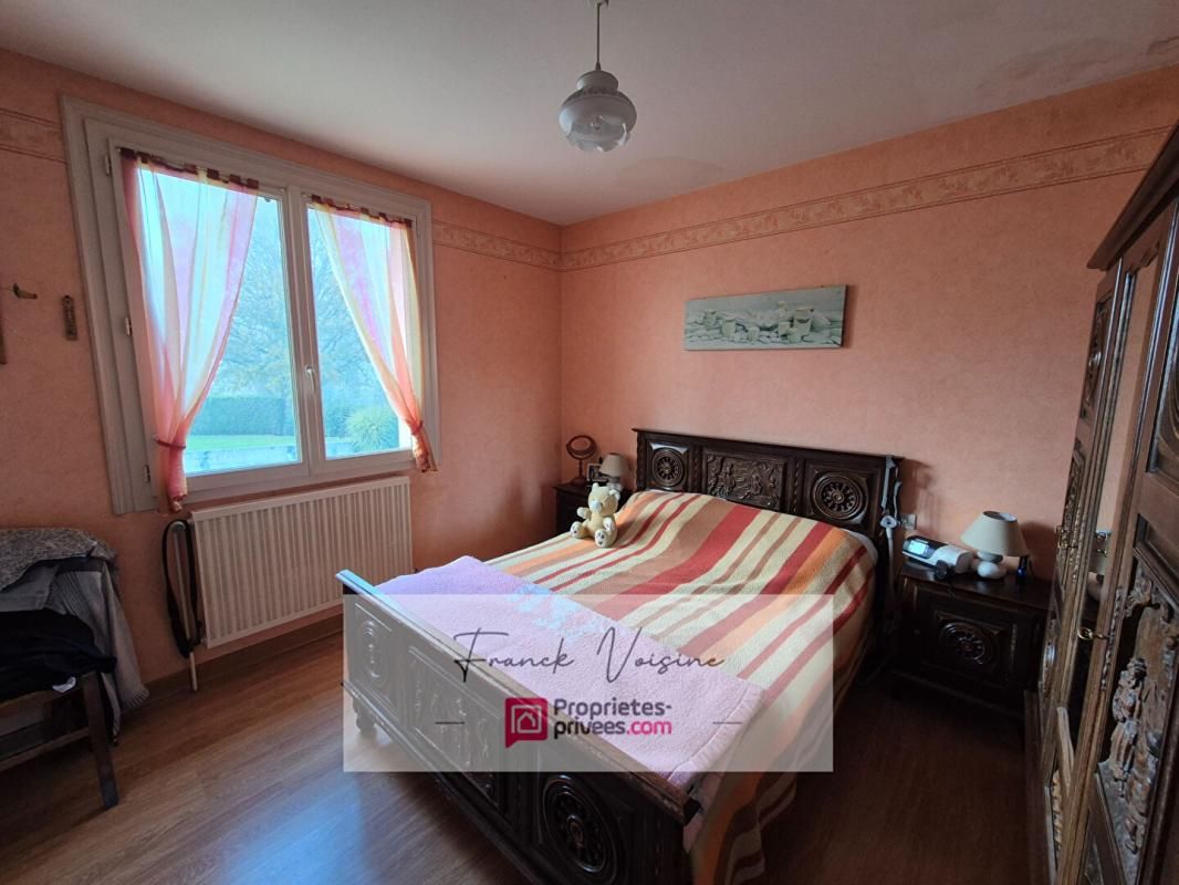 SAINT-MICHEL-MONT-MERCURE A VENDRE à Saint Michel Mont Mercure, maison de 114 m2 env avec 4 chambres sur une parcelle de 1000 m2 env 3