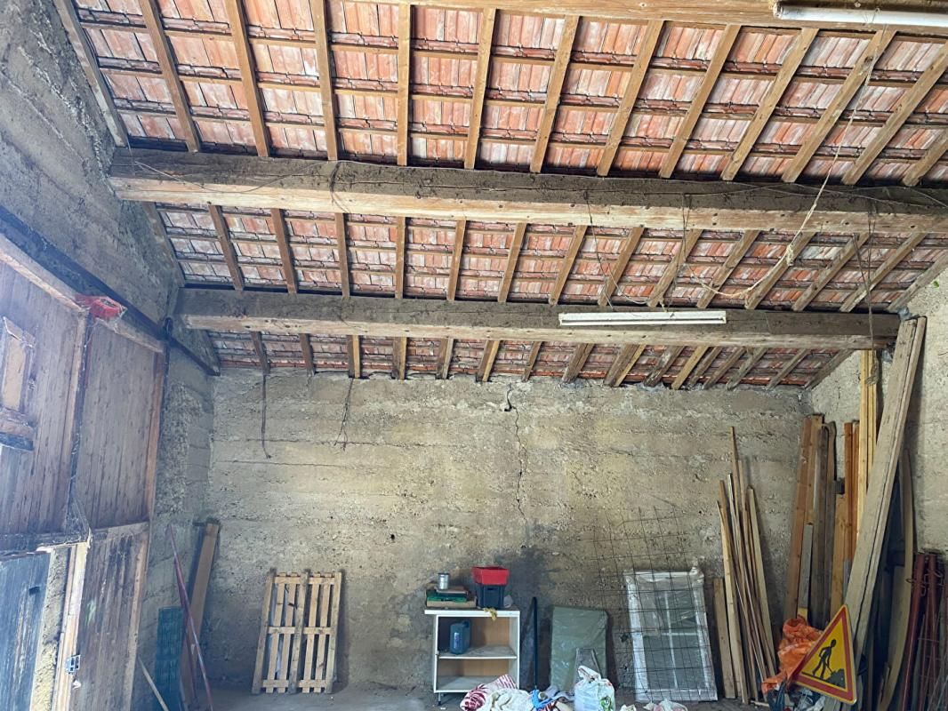 CAZILHAC Bâtiment , Remise de 80M2 avec terrain de 362M2 2