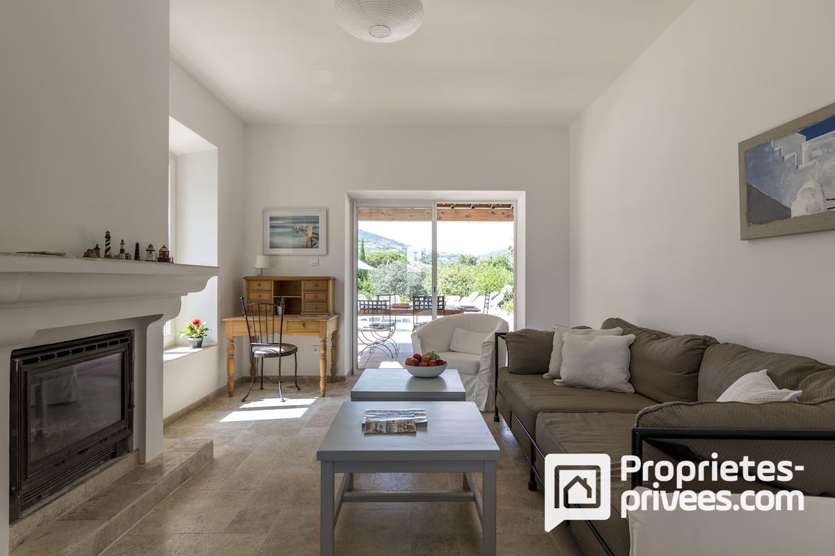 SAINTE-MAXIME Villa avec jardin, garage, piscine et dépendance à Sainte Maxime 4