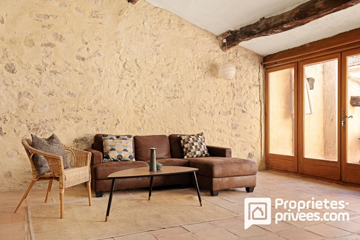 MONTAUROUX Authentique maison de village de 4 pièces avec grande terrasse 4