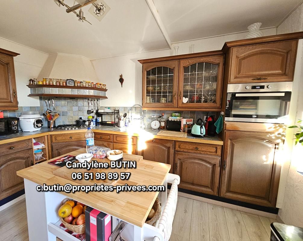 CRUZY MAISON DE VILLAGE  DE 62M²  AVEC  GRAND GARAGE ET TERRASSE 4