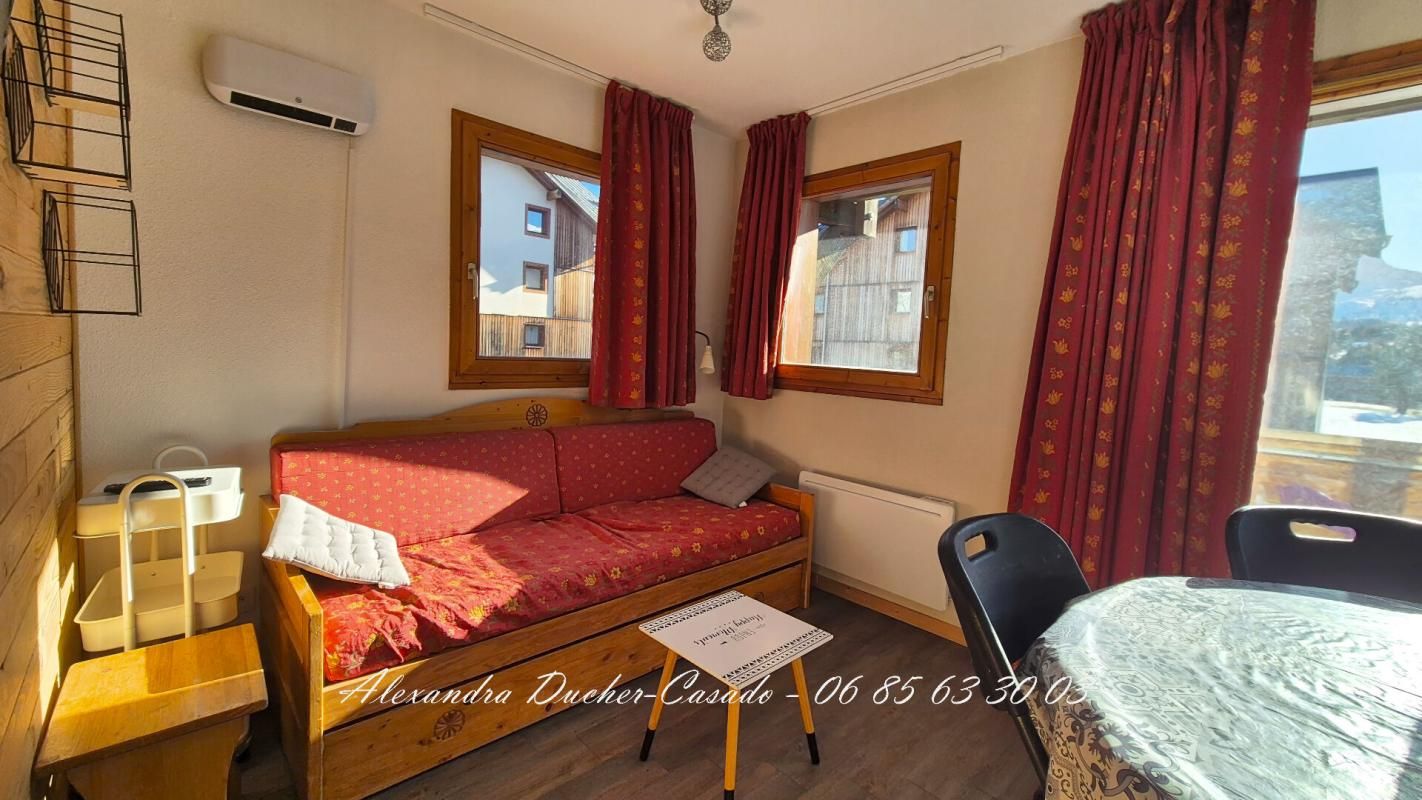 SAINT-ETIENNE-EN-DEVOLUY T2 CABINE + CASIER A SKIS + CAVE 1