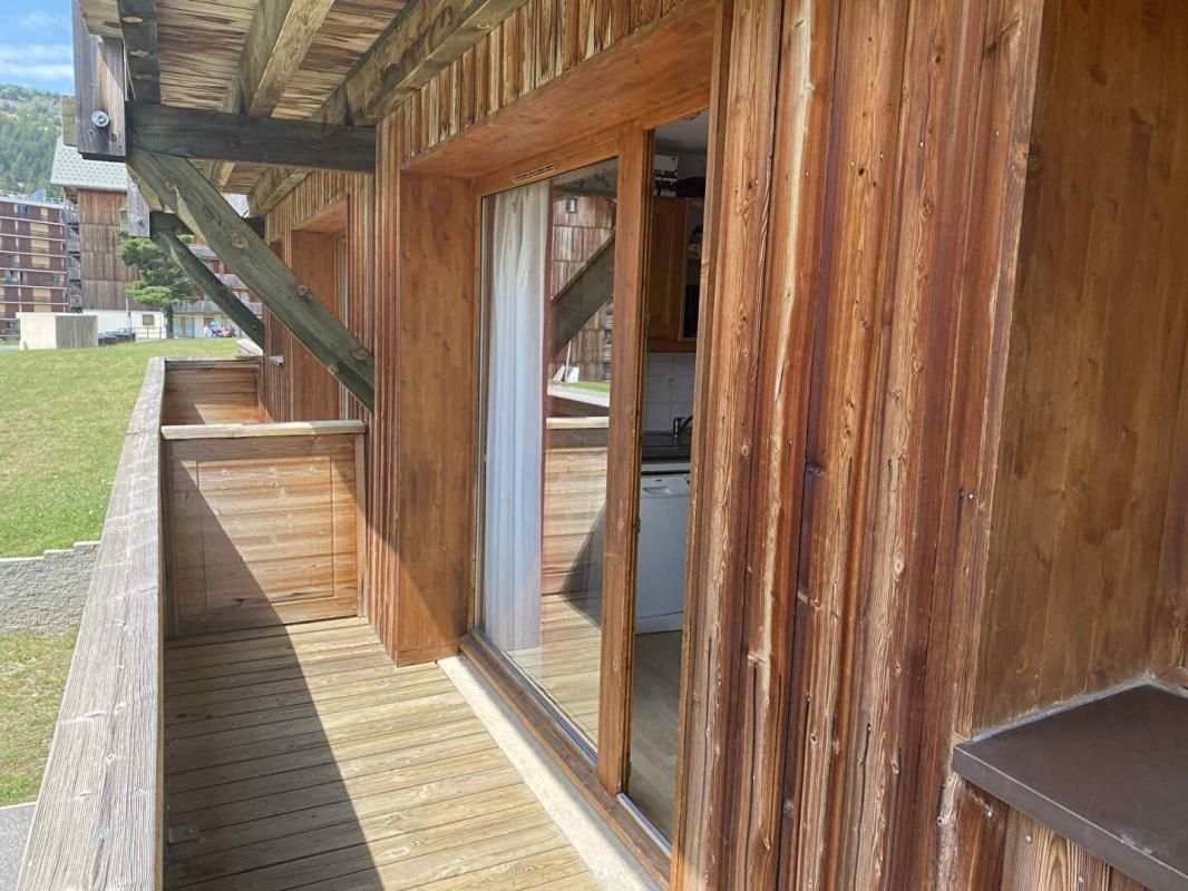 SAINT-ETIENNE-EN-DEVOLUY T2 CABINE + CASIER A SKIS + CAVE 2