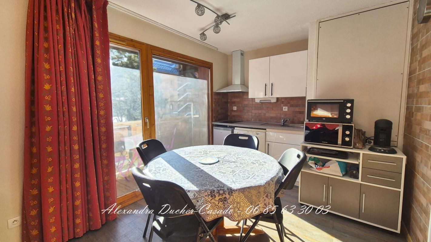 SAINT-ETIENNE-EN-DEVOLUY T2 CABINE + CASIER A SKIS + CAVE 4