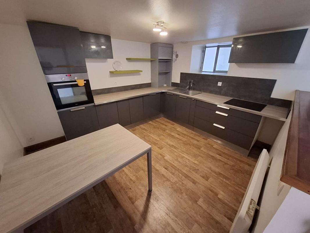 L'AIGLE Maison de village proche L'Aigle 7 pièce(s) 107 m2 2