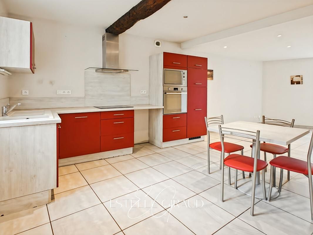 CAUNES-MINERVOIS Maison de  village rénovée, lumineuse,  4 chambres 3