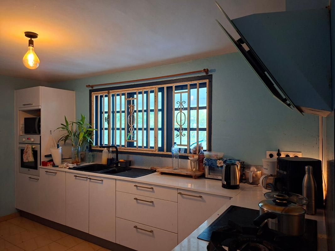 CAYENNE MONTABO Villa 5 pièce(s) 131 m2 4