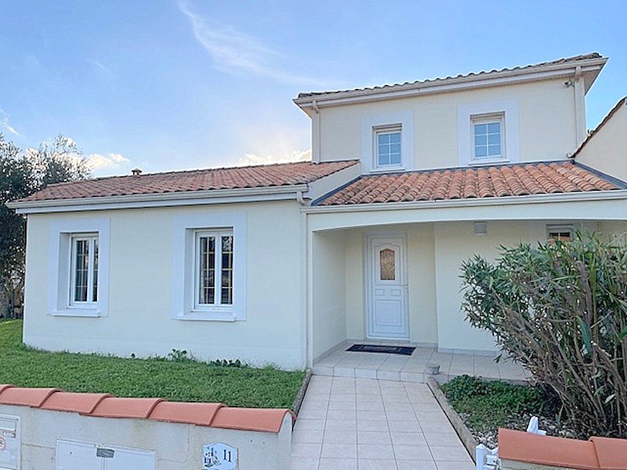 LA JARRIE Maison familiale de 122 m² - 4 chambres -  jardin et piscine ? 13 km de La Rochelle - 10 km de la Mer 1
