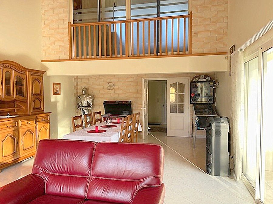 LA JARRIE Maison familiale de 122 m² - 4 chambres -  jardin et piscine ? 13 km de La Rochelle - 10 km de la Mer 3