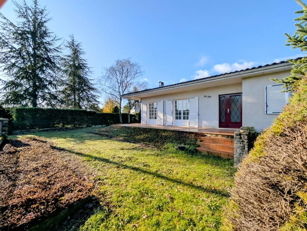 COGNAC Maison  5 pièce(s) 100 m2 Référence 430791 Crit 2