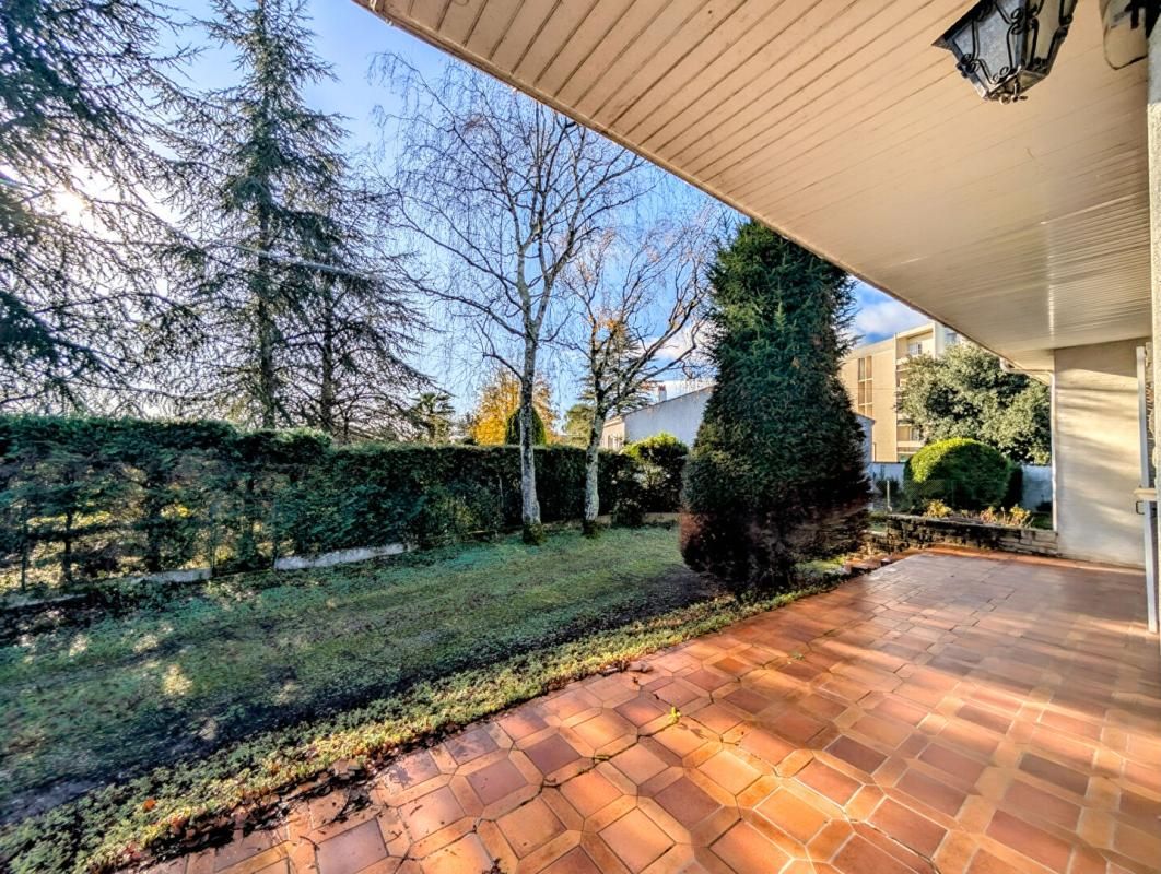 COGNAC Maison  5 pièce(s) 100 m2 Référence 430791 Crit 4