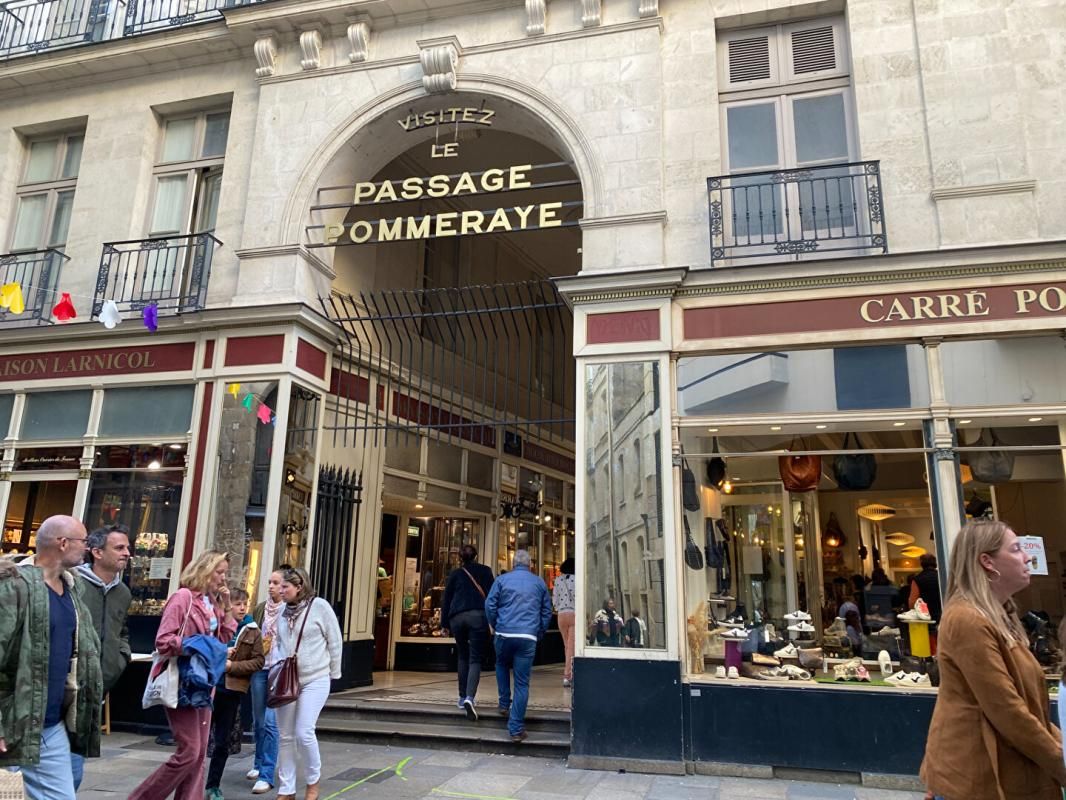 NANTES 44000 NANTES - BAIL A CEDER, LOCAL 60 M² , PROCHE PLACE ROYALE 3