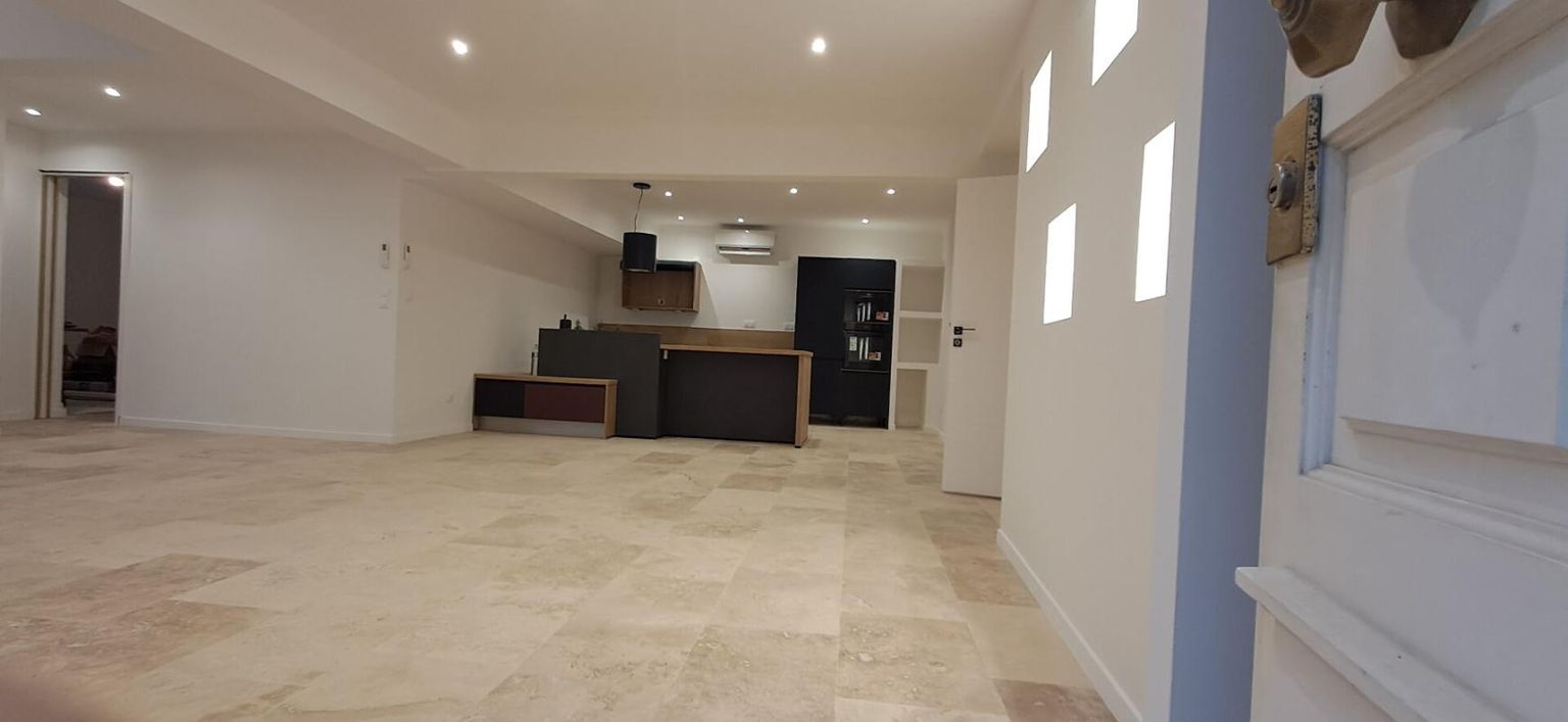 LAVAL Appartement Laval 5 pièce(s) 120.09 m2 HYPER CENTRE-VILLE 2