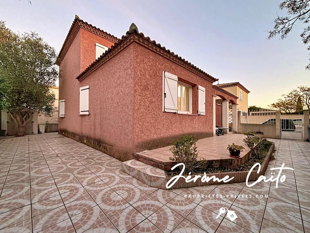 Villa Le Grau Du Roi 4 pièce(s) 103 m2 + garage + 3 places de parking