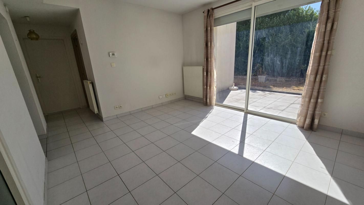 POITIERS Maison Poitiers RECENTE de 4 pièce(s) avec garage sur 186 m2 de terrain 2