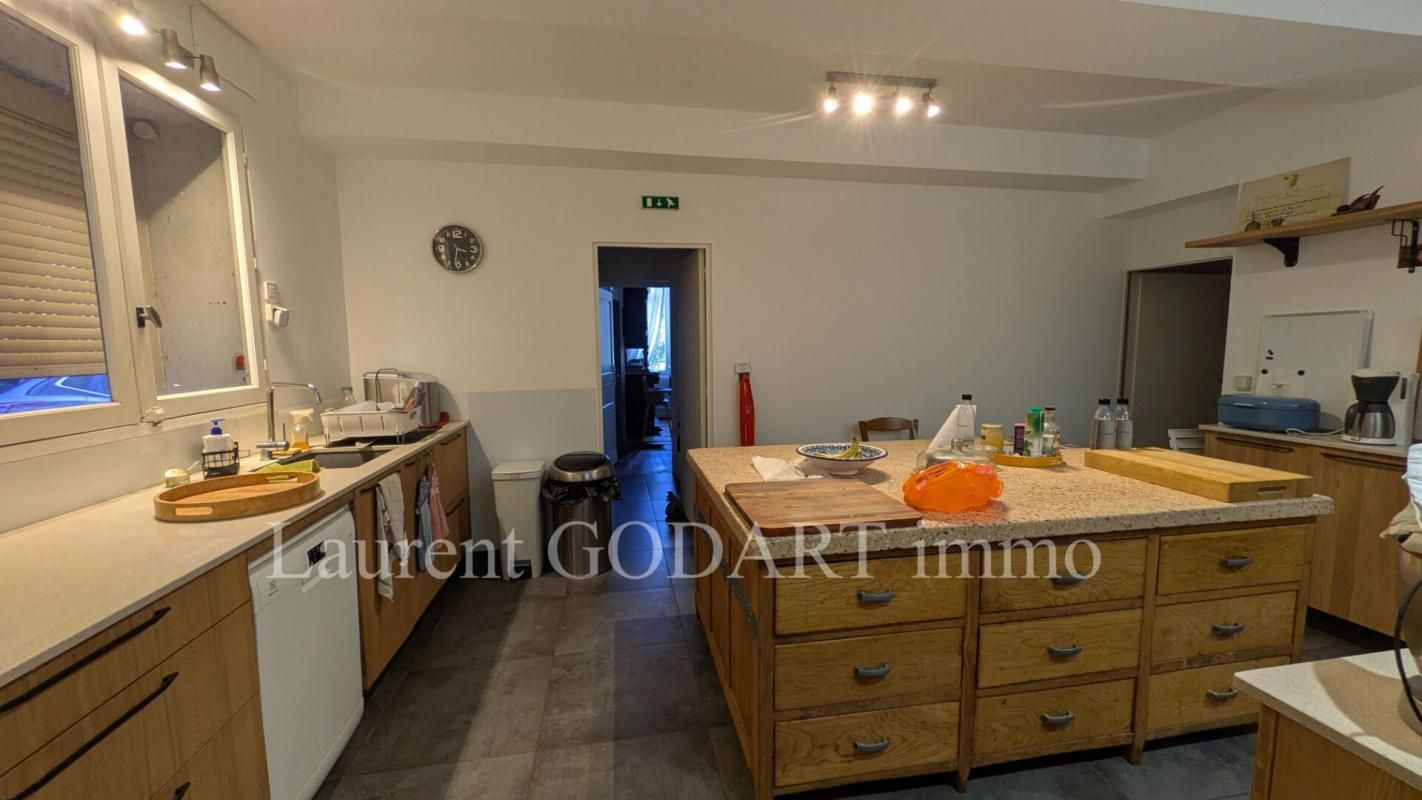 MARMANDE Maison de maître 14 pièces avec dépendances et puits 4