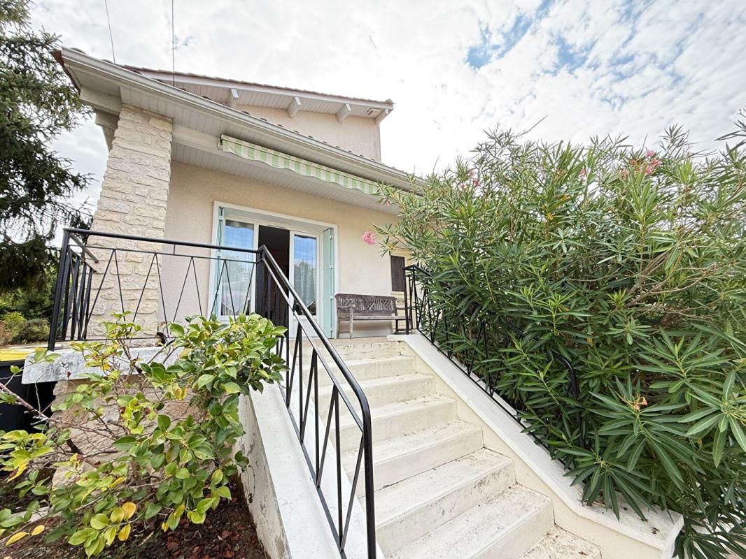 SAINT-YRIEIX-SUR-CHARENTE Maison Saint Yrieix Sur Charente 5 pièce(s) 110 m2 1