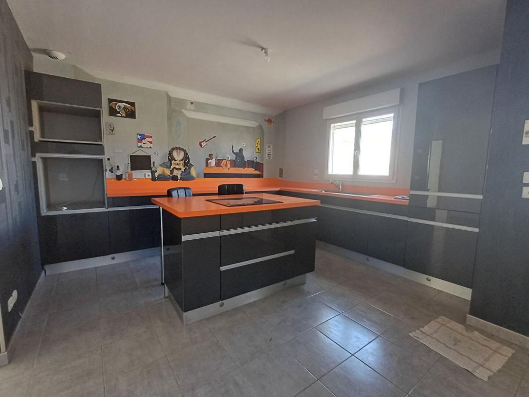 MONCETZ-LONGEVAS Maison de plain pied 120 m² à Moncetz-longevas 1