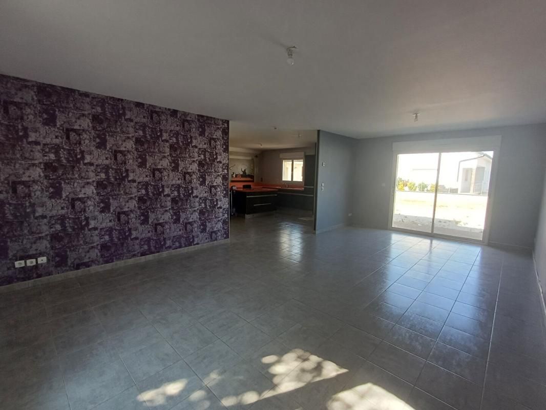 MONCETZ-LONGEVAS Maison de plain pied 120 m² à Moncetz-longevas 3