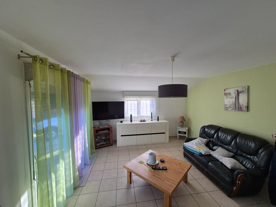CLEGUER TRES BEL Appartement de 61 m2 datant de 2009 dans le Morbihan (14 km de Lorient, 25 min des plages) 1