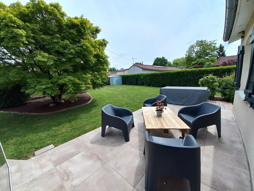 SAINT-DENIS-LES-BOURG Maison Saint Denis Les Bourg Plain pied 135 m2 2