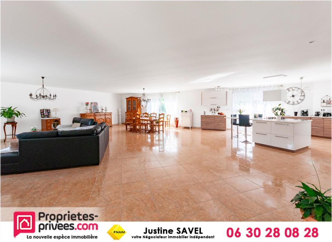 GIEVRES GIEVRES - Maison 8 pièces - 225 m2 3