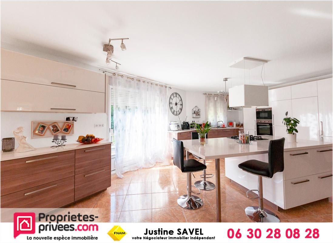 GIEVRES GIEVRES - Maison 8 pièces - 225 m2 4