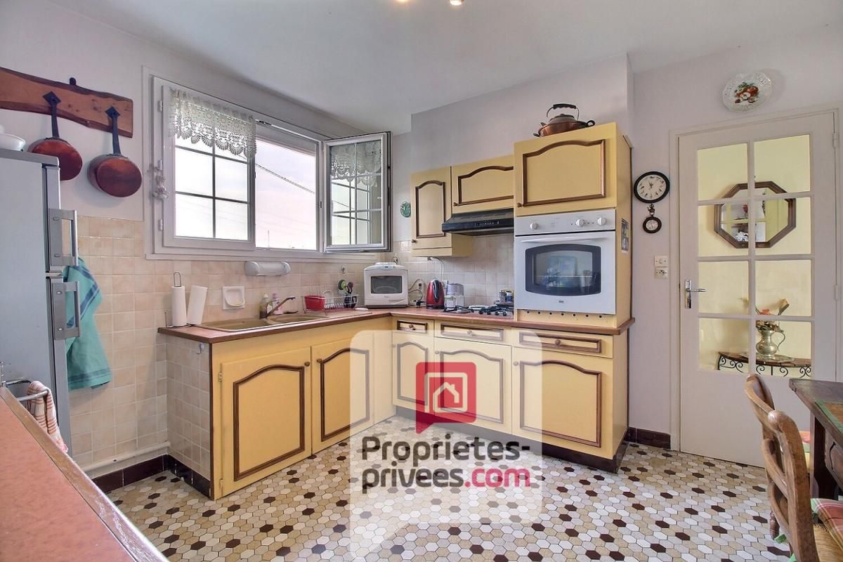 VILLEMANDEUR VILLEMANDEUR, PAVILLON LUMINEUX 73 m2  + VERANDA 11 m2, PLEIN SUD, SOUS-SOL TOTAL, TERRAIN 602 m2 4