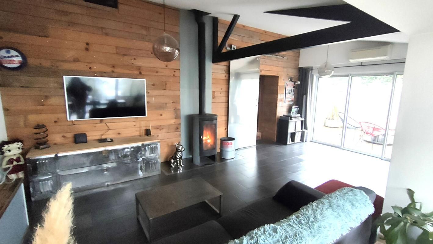 SAINT-LAURENT-SUR-SEVRE Maison Saint Laurent sur Sevre 6 pièces 111 m2 2