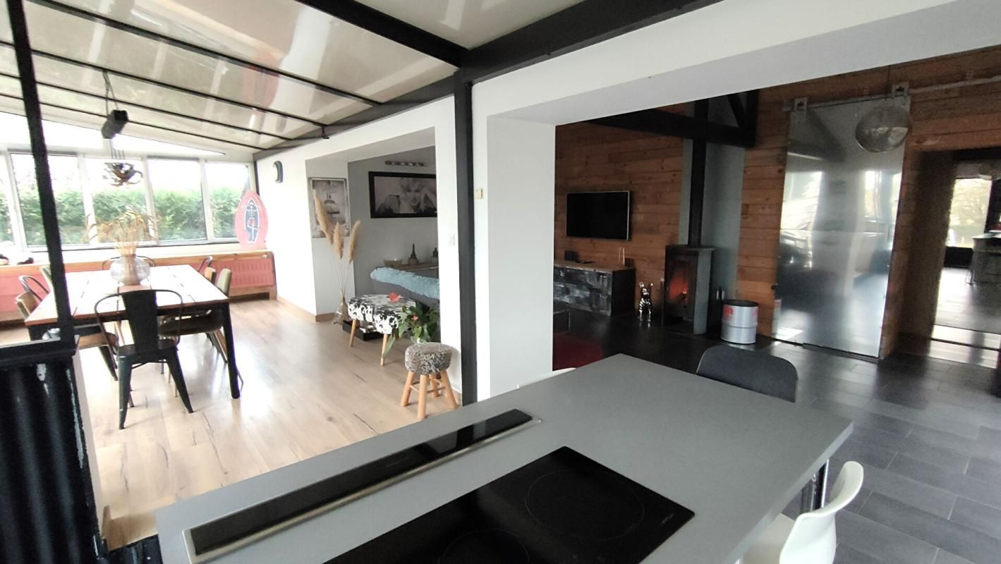 SAINT-LAURENT-SUR-SEVRE Maison Saint Laurent sur Sevre 6 pièces 111 m2 3