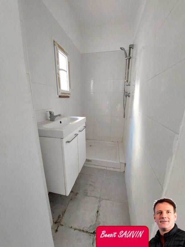 MARSEILLE-1ER-ARRONDISSEMENT Bon emplacement ! 3