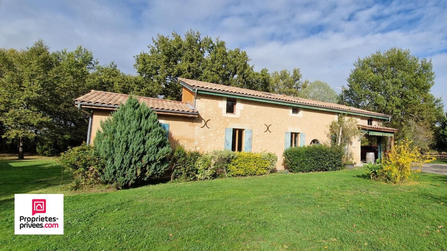 BAZAS Maison en pierre - 5 chambres - Dépendances - Terrain de 3 ha 1